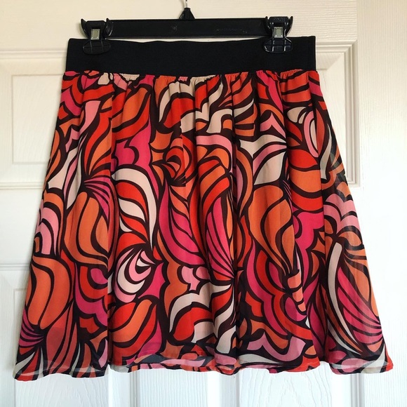 LIKE NEW ~ Floral Skirts from Target - Picture 3 of 3